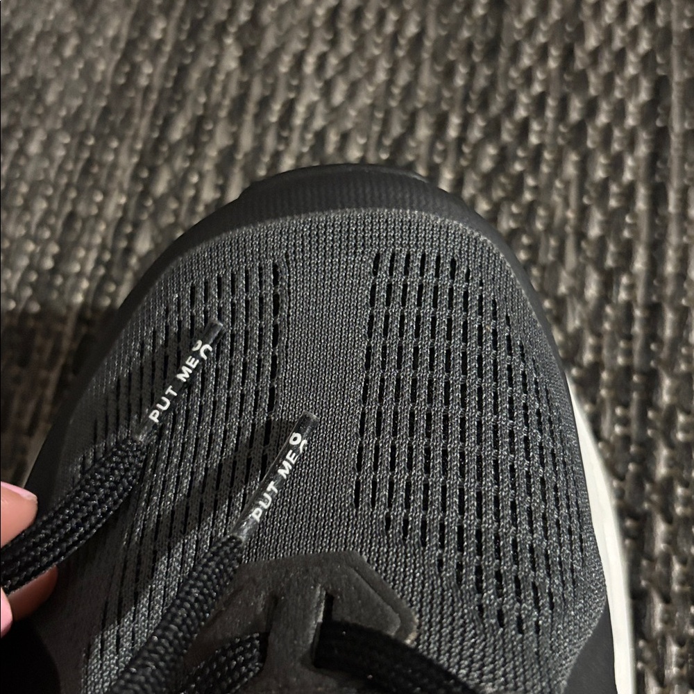 On cloud Cloudrunner 2 Wide 9.5 - image 5